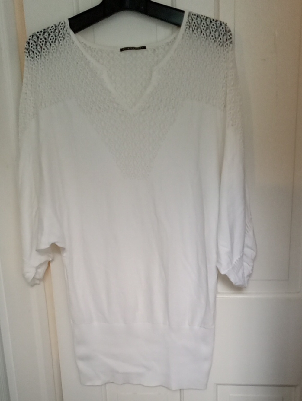 Elie Tahari White Lace V-Neck Knit Tunic Batwing Sleeve Banded Waist Top. Large